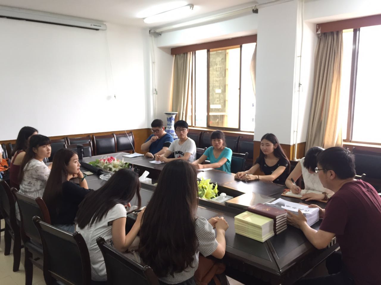 星空网页版登录入口学生党支部安排暑假期间“两学一做”学习教育